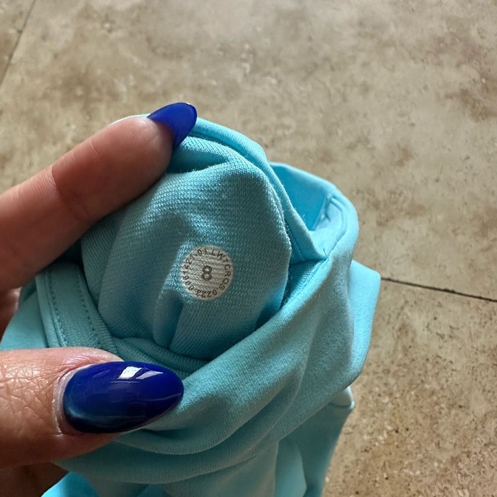 lululemon athletica Aling Shorts w/ pockets Cyan Blue 6” - Picture 5 of 5